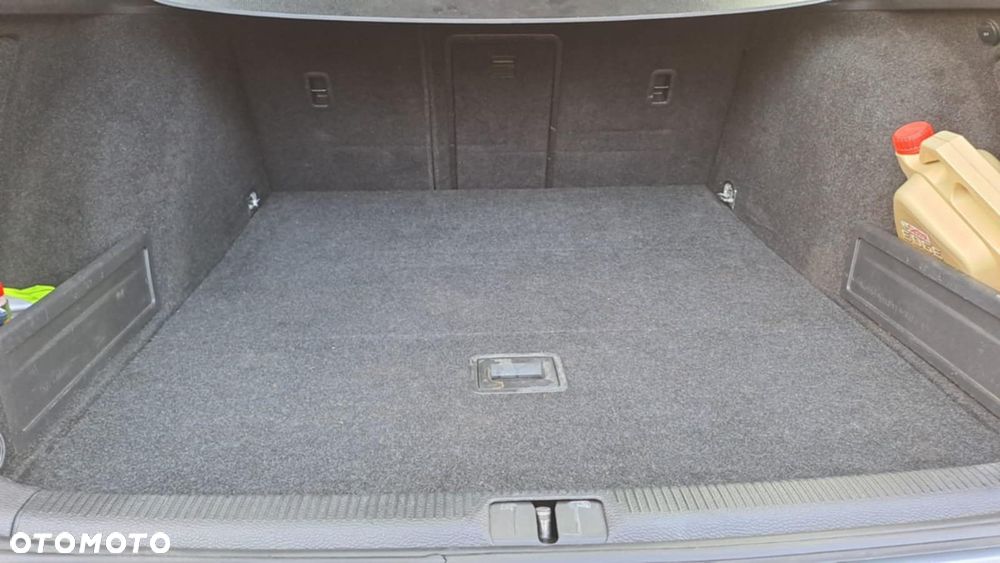 Volkswagen Passat - 8