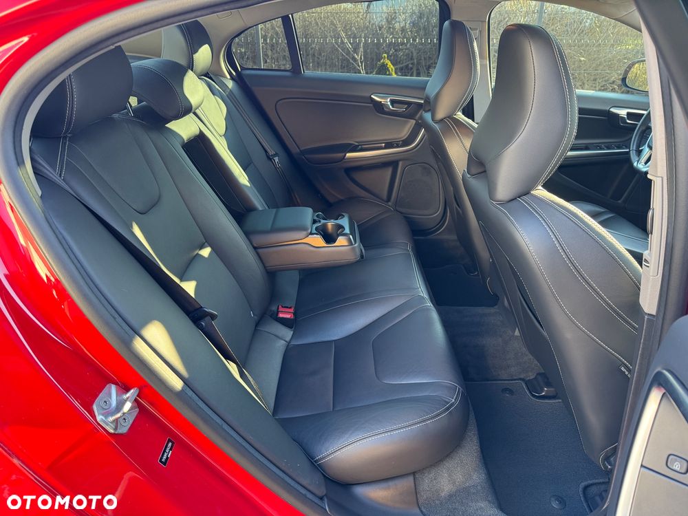 Volvo S60 T5 AWD Geartronic Summum - 37