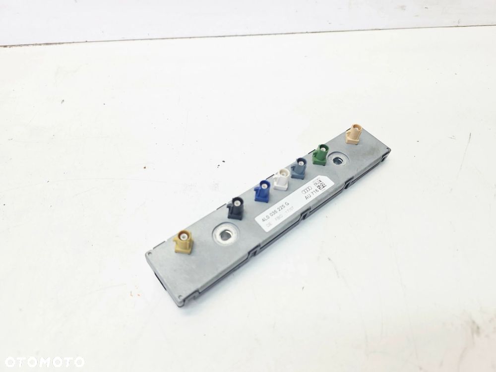 WZMACNIACZ ANTENOWY AUDI Q7 4L 4L0035225G - 2