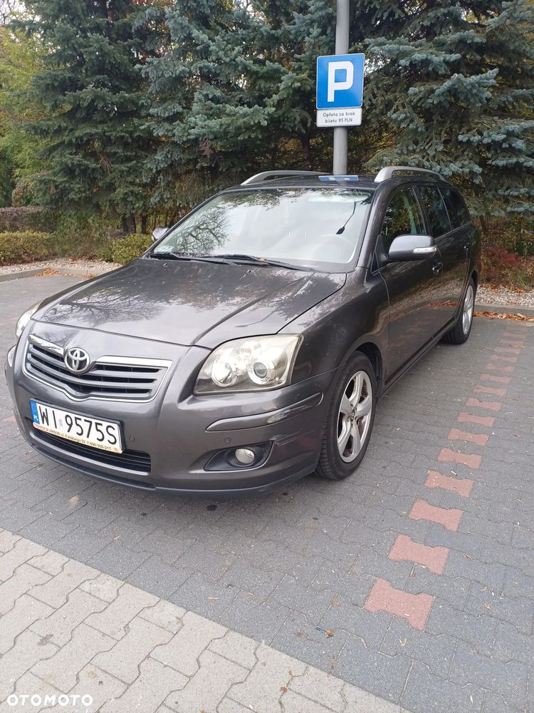 Toyota Avensis - 16