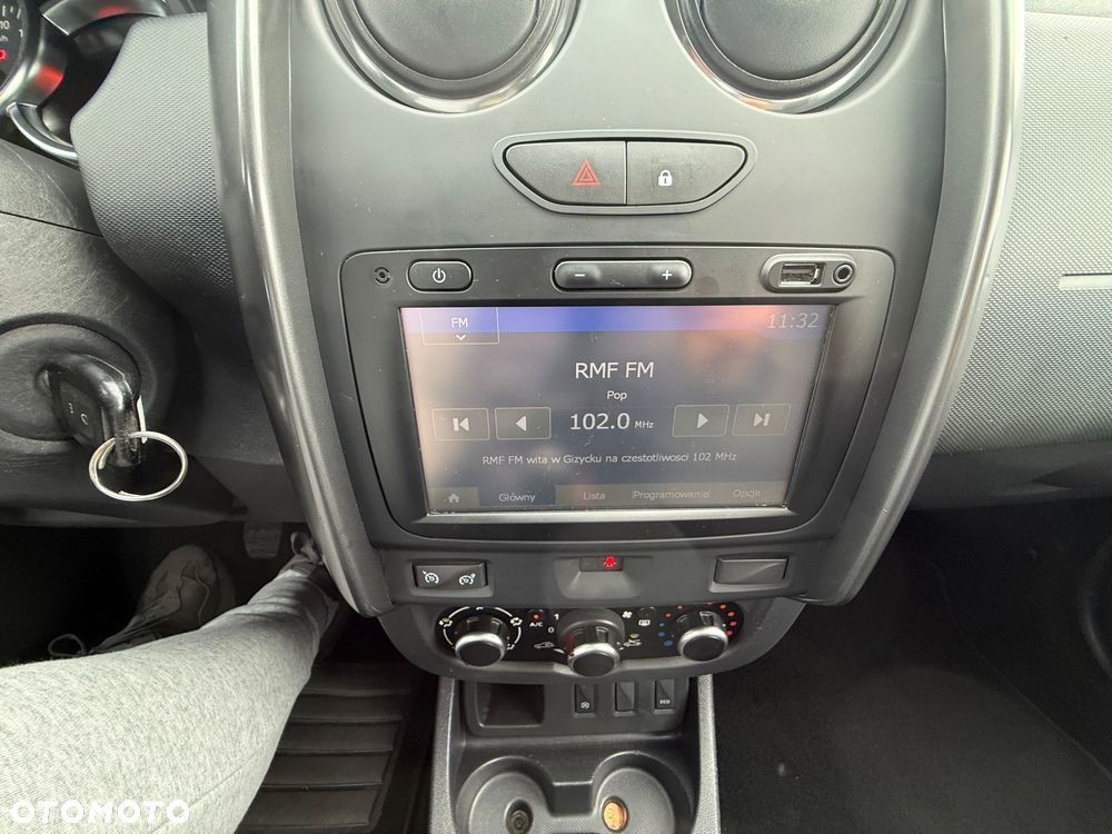 Dacia Duster 1.6 SCe Laureate S&S - 26