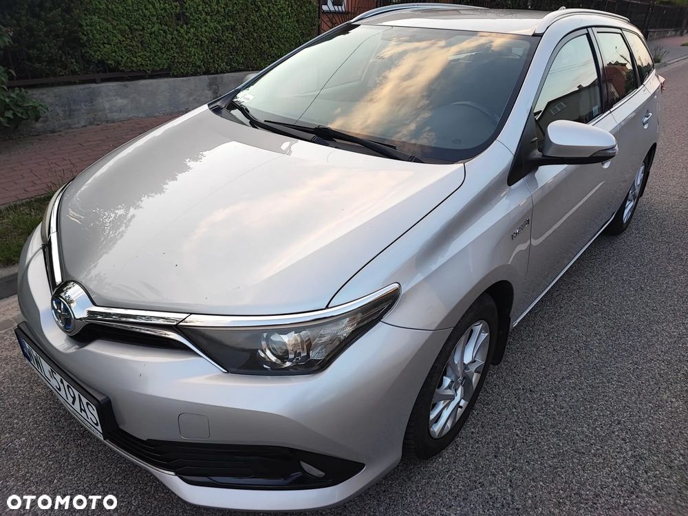 Toyota Auris Hybrid 135 Premium - 2