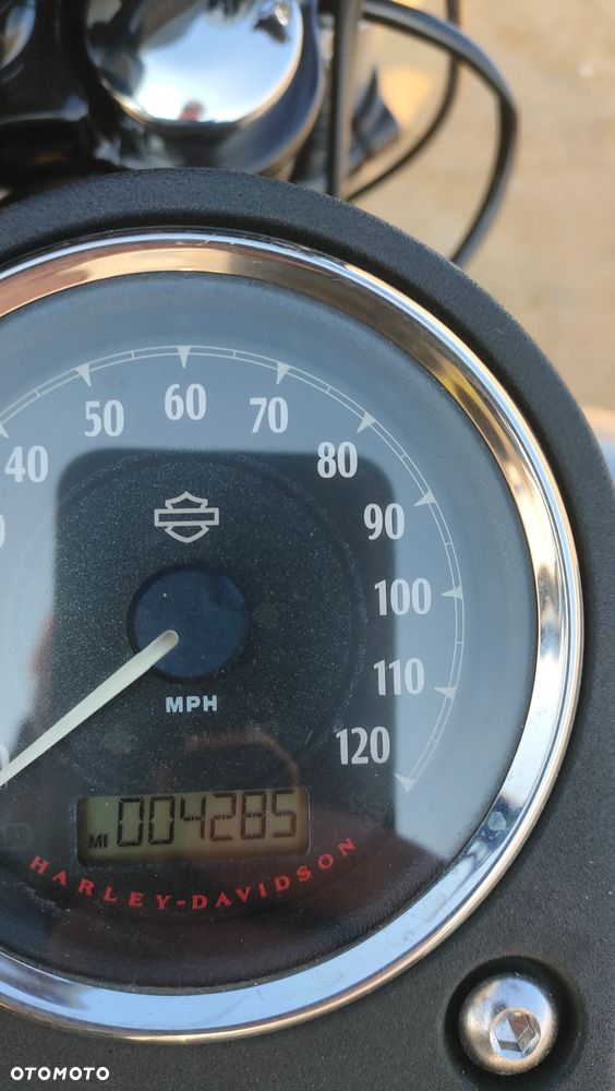 Harley-Davidson Dyna Street Bob - 3