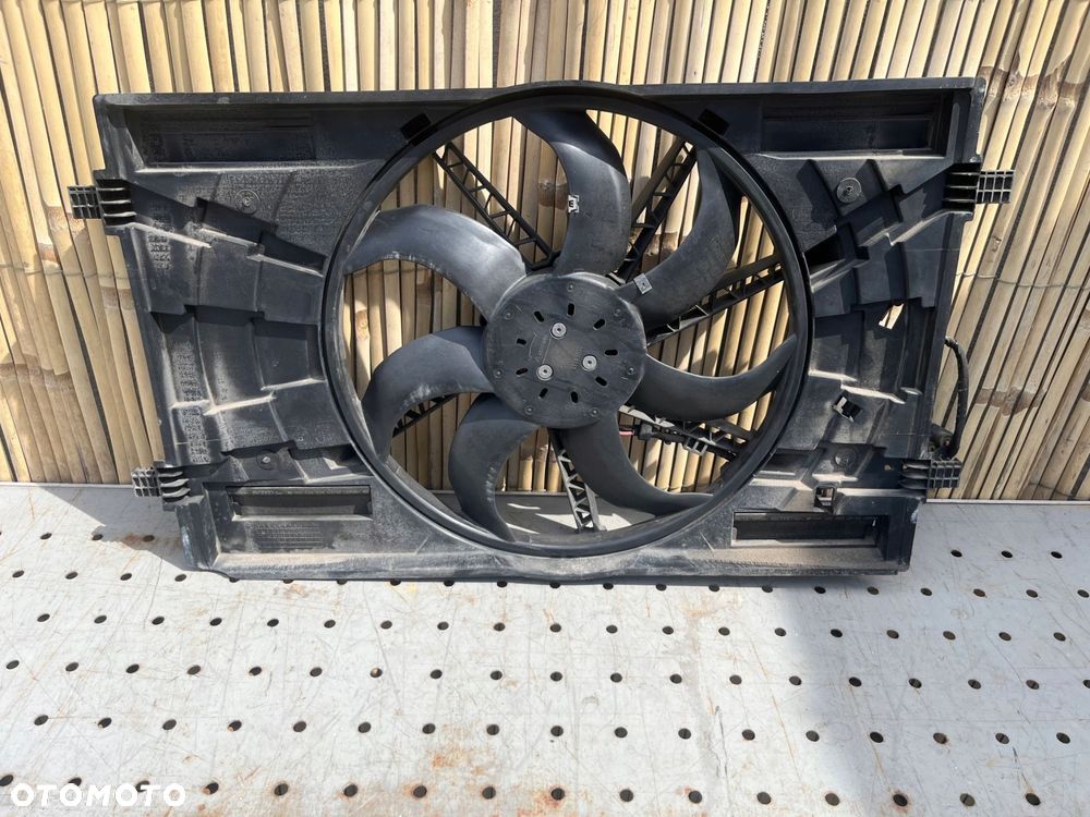 VW Passat B8 3G wentylator chłodnicy 5Q0121205S - 1