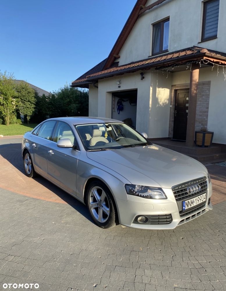Audi A4 Limousine - 1