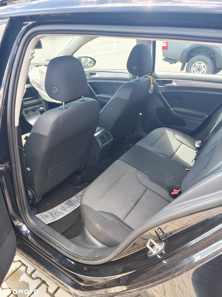 Volkswagen Golf - 14