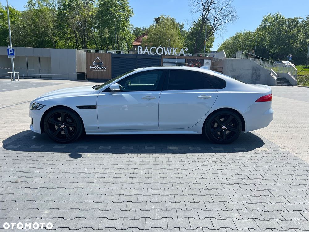 Jaguar XF 2.0 T AWD R-Sport - 6