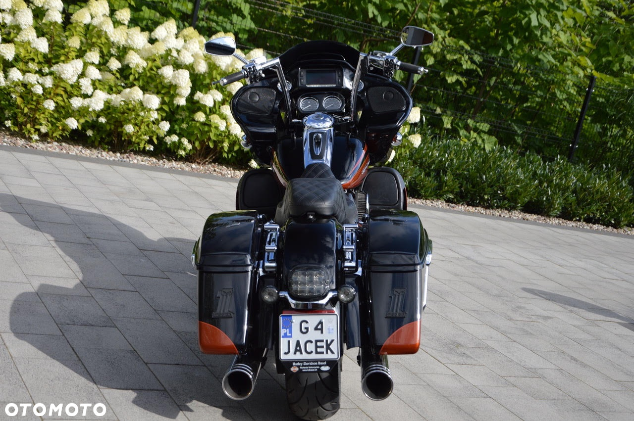Harley-Davidson Touring Road Glide - 19
