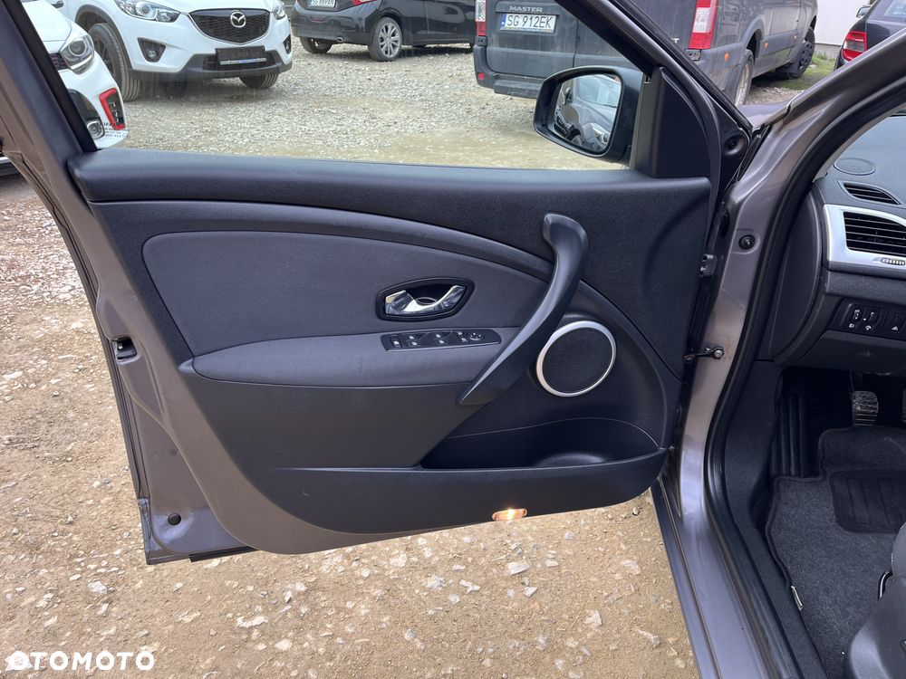 Renault Megane ENERGY dCi 110 Start & Stop LIMITED - 19
