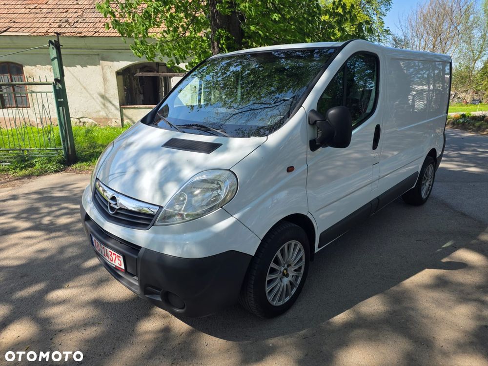 Opel Vivaro - 1