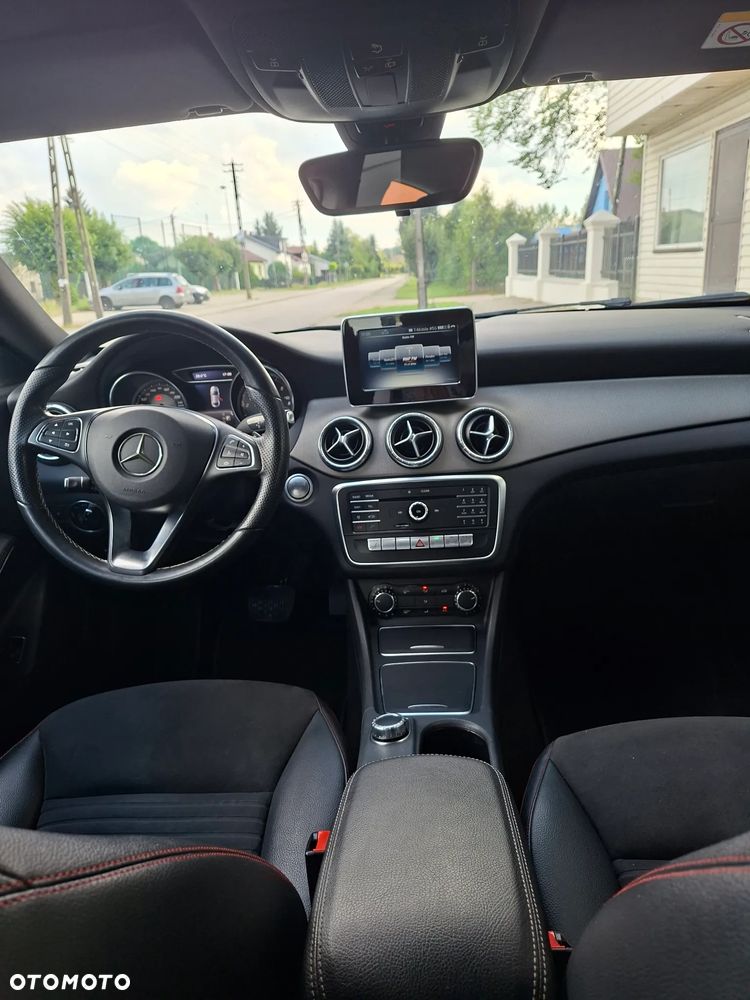 Mercedes-Benz CLA 200 d 7G-DCT - 16