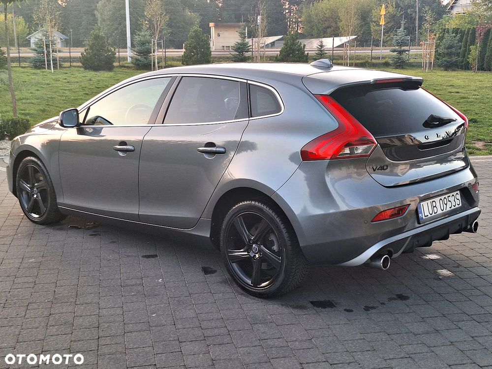 Volvo V40 D4 Momentum - 9