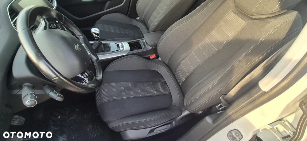 Peugeot 308 1.2 PureTech Active S&S - 23