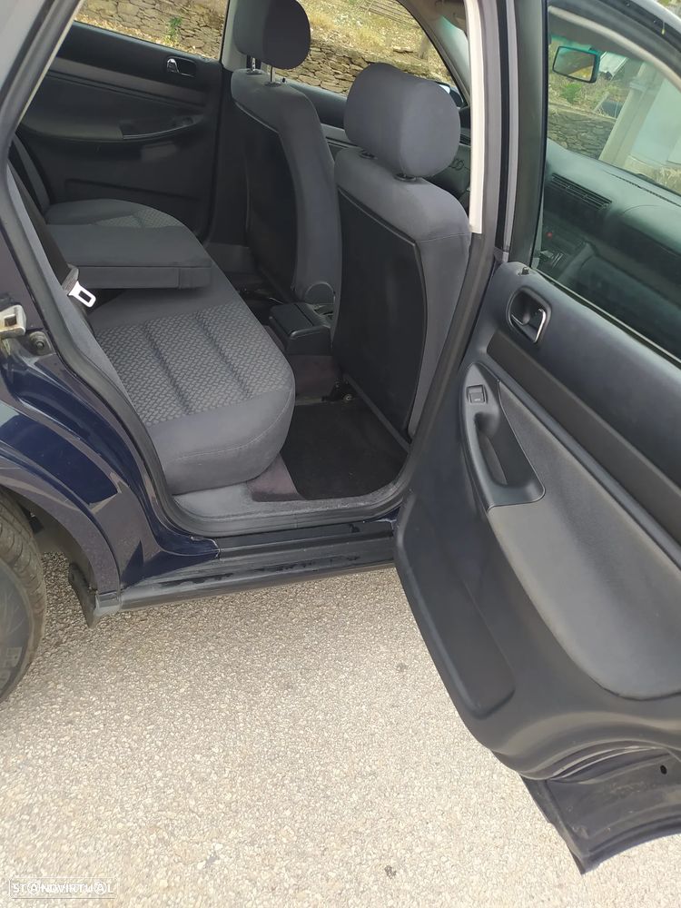 Audi A4 1996 photo 4