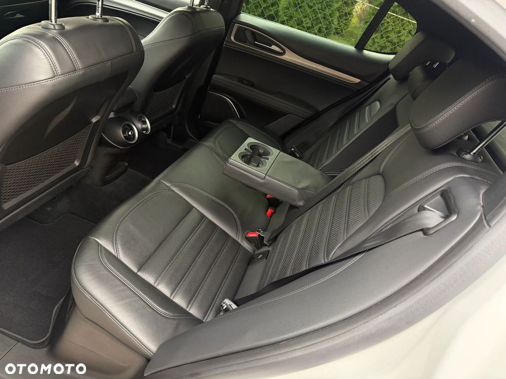 Alfa Romeo Stelvio 2.0 Turbo B-Tech Edition Q4 - 34
