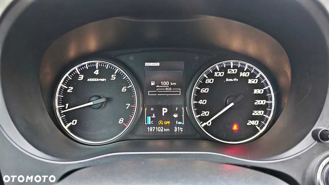 Mitsubishi Outlander - 12