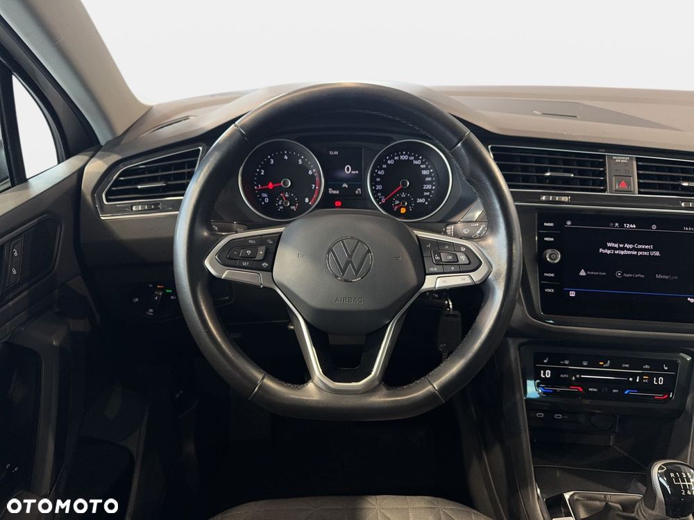 Volkswagen Tiguan - 18
