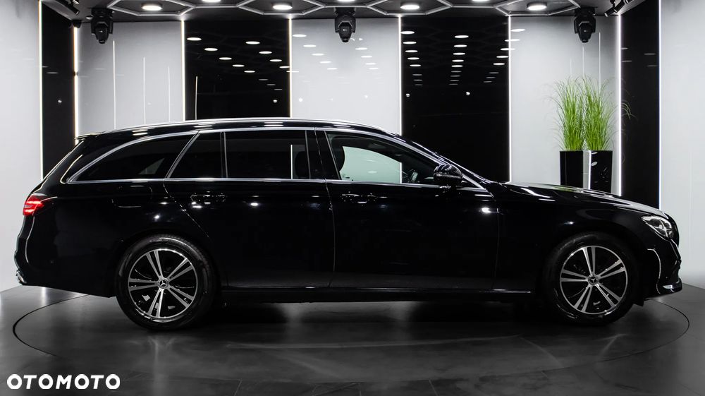 Mercedes-Benz Klasa E 220 d mHEV 4-Matic Avantgarde 9G-Tronic - 9