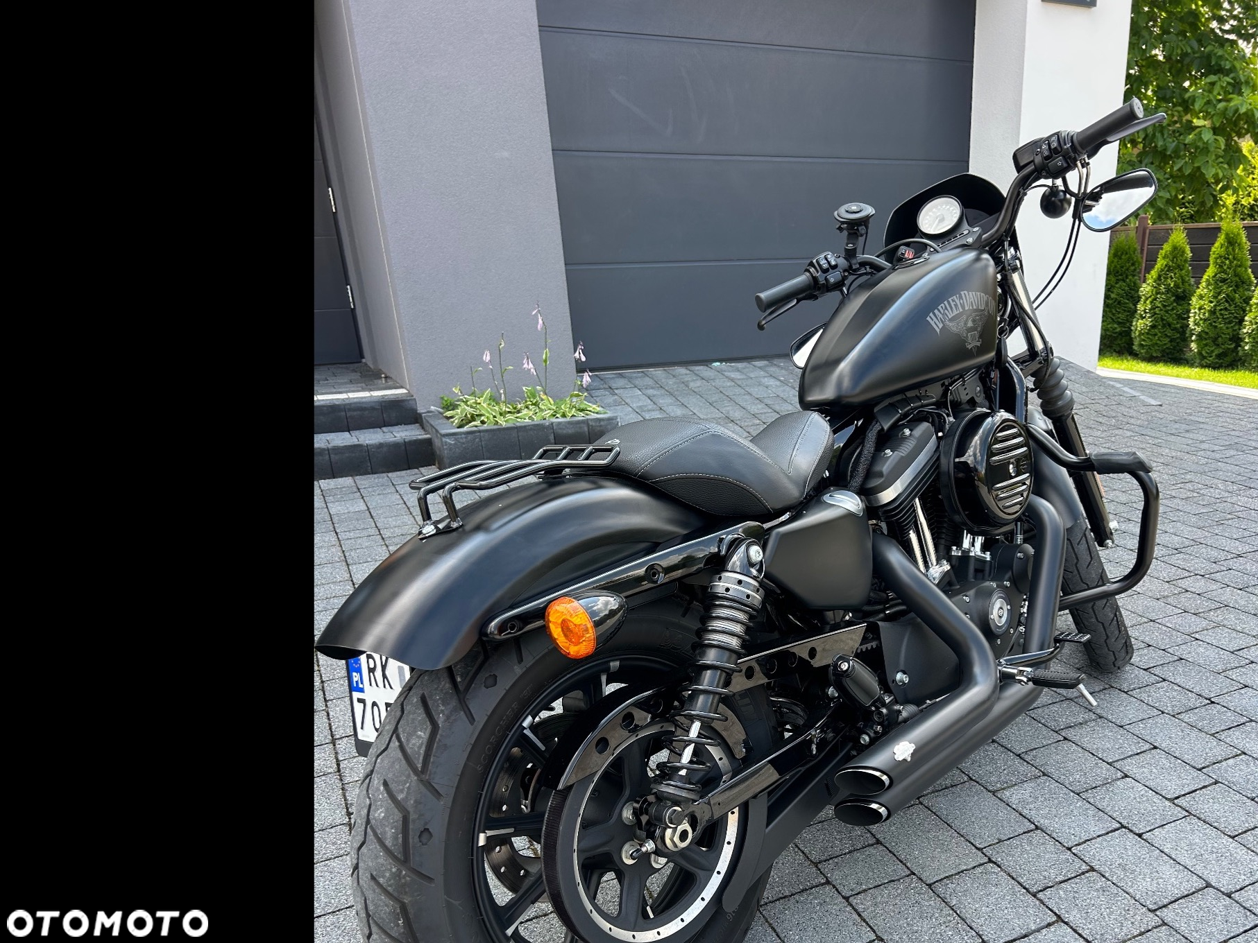 Harley-Davidson Sportster Iron 883 - 3