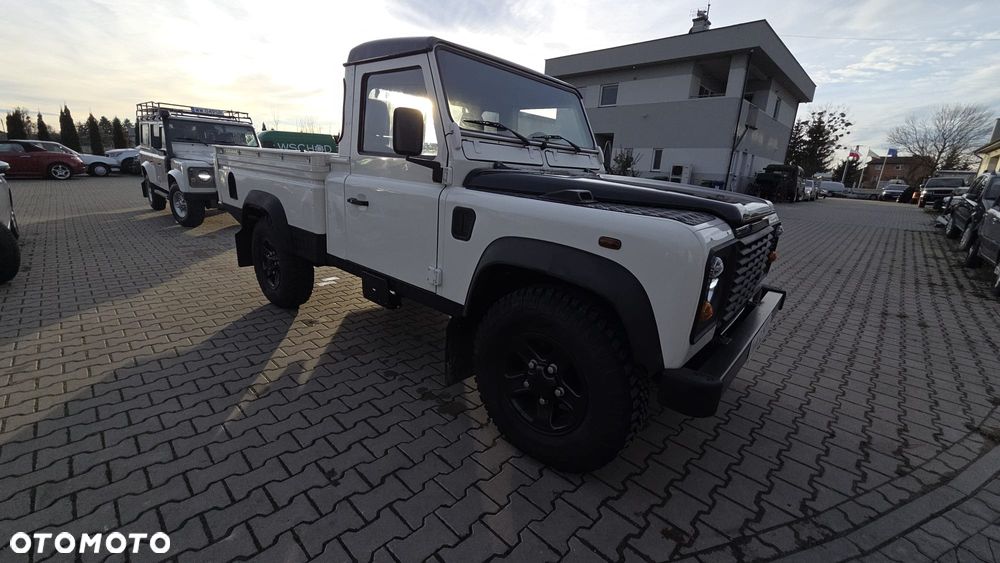 Land Rover Defender 110 Hard Top E - 2