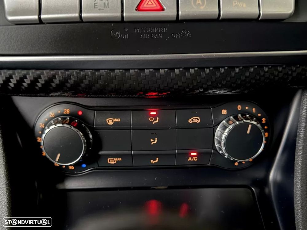Mercedes-Benz A 180 d AMG Line - 51