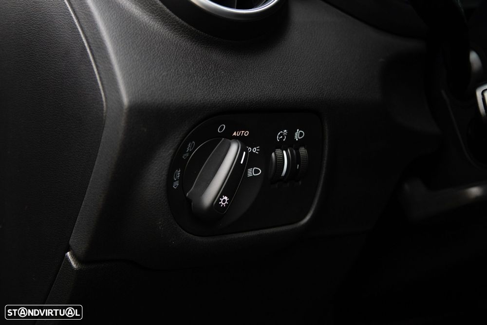 Audi A1 Sportback 1.0 TFSI ultra design - 28