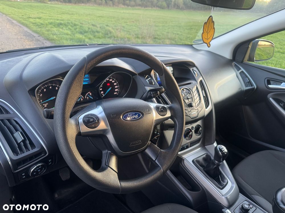 Ford Focus 1.6 Edition - 14