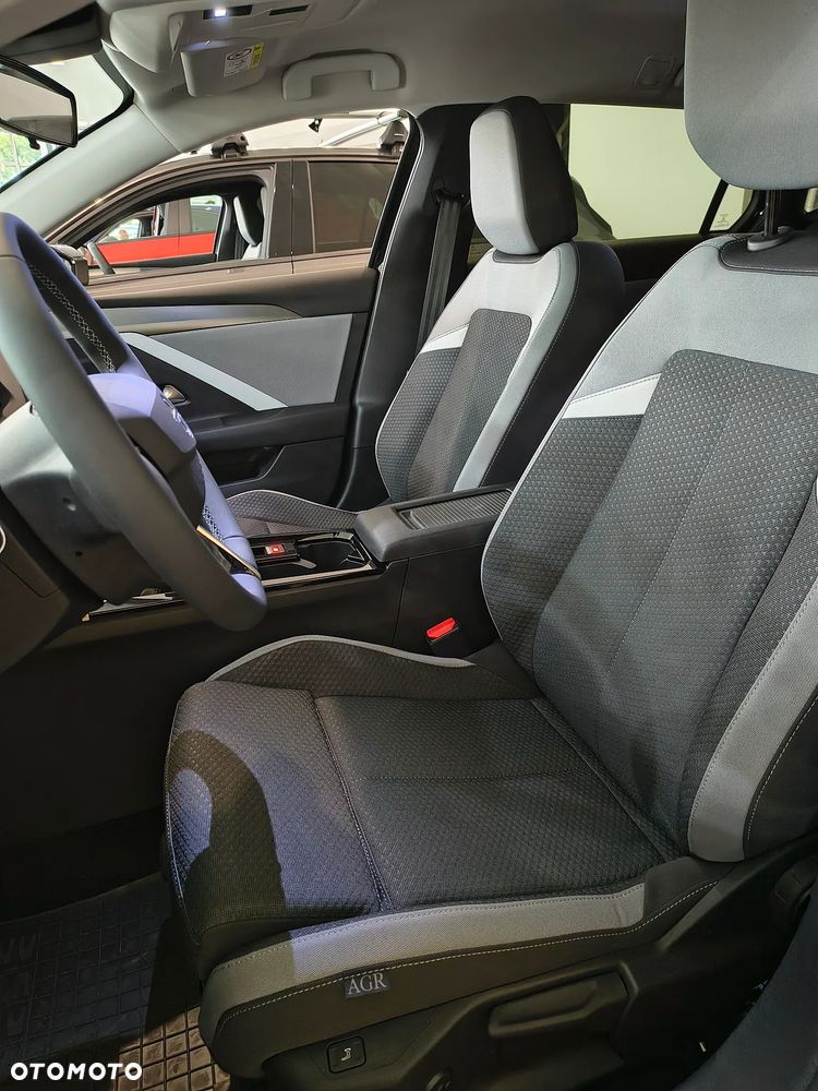Opel Astra 1.2 T Edition S&S - 8