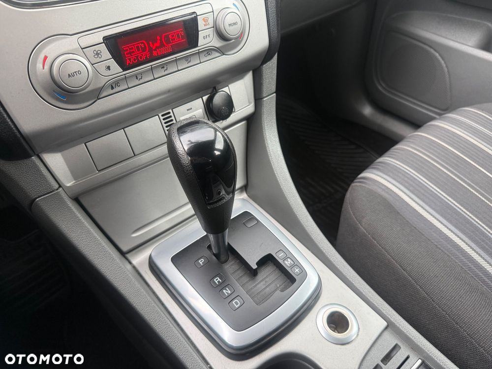 Ford Focus 2.0 16V Titanium - 22