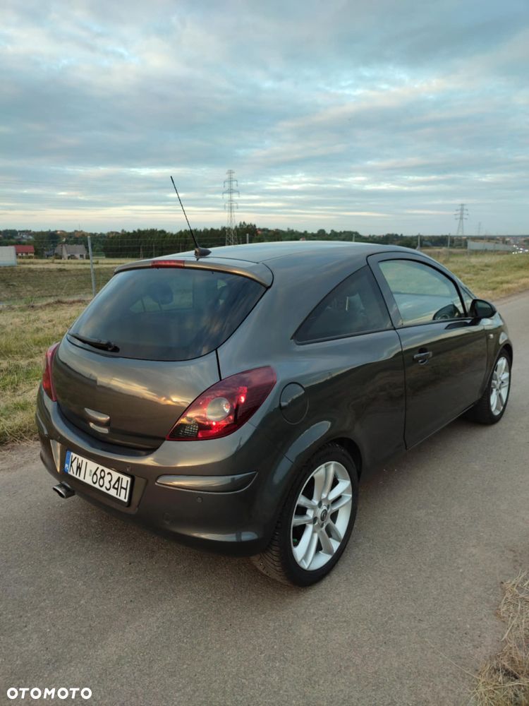 Opel Corsa 1.4 16V Color Edition - 1