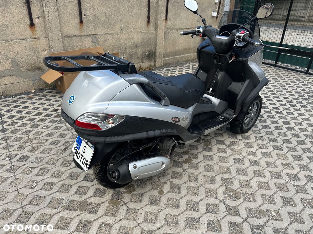 Piaggio MP-3 - 4