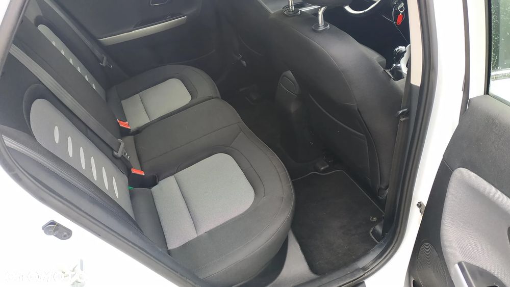 Kia Ceed - 3