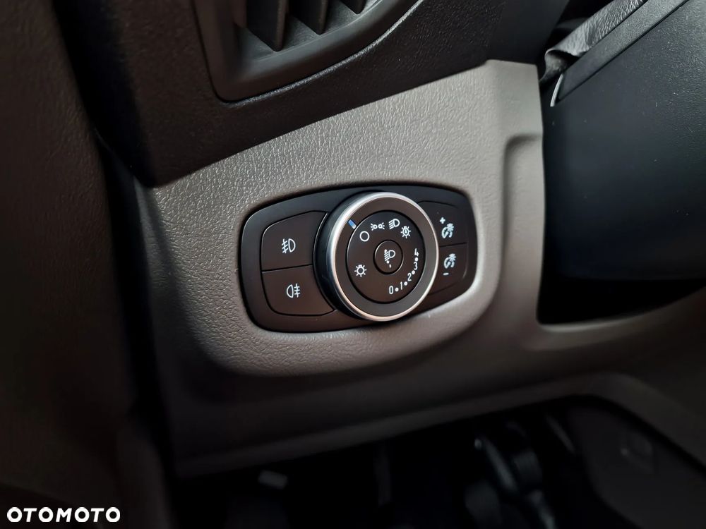 Ford TRANSIT CONNECT L2 - 9