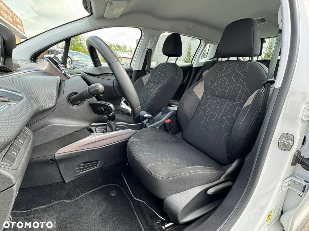 Peugeot 2008 1.2 Pure Tech Active - 17