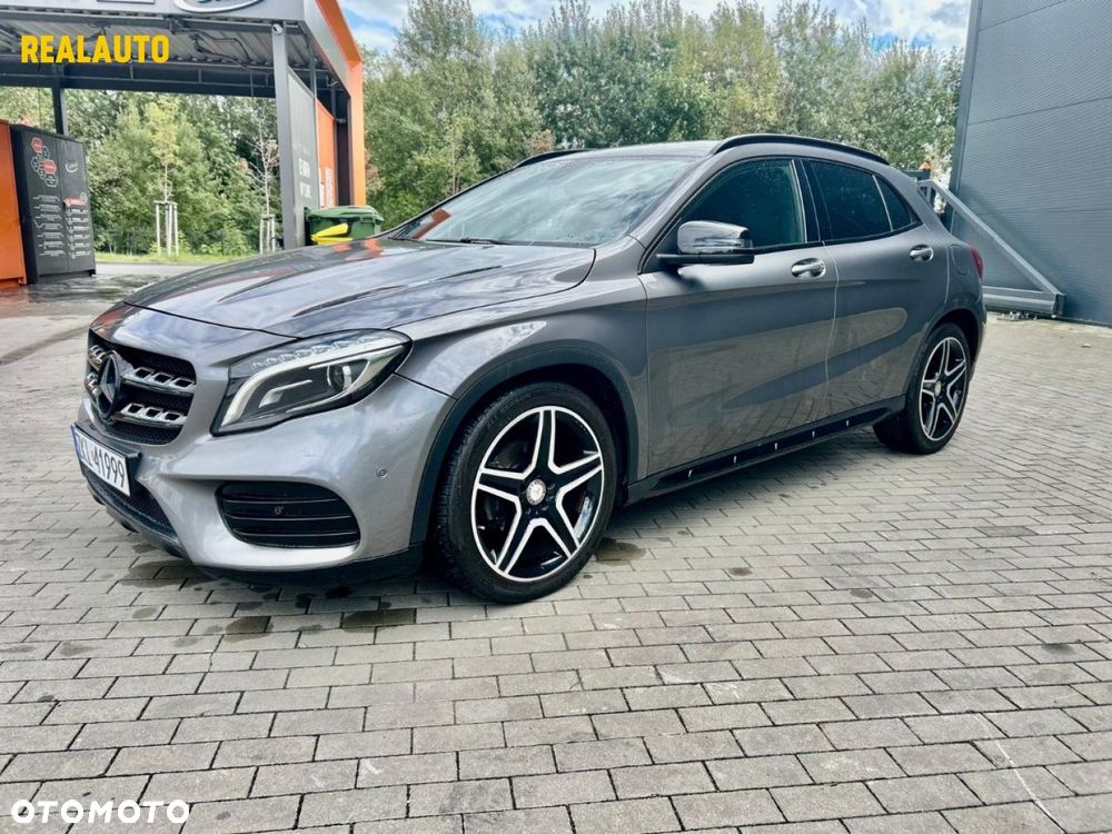 Mercedes-Benz GLA - 2