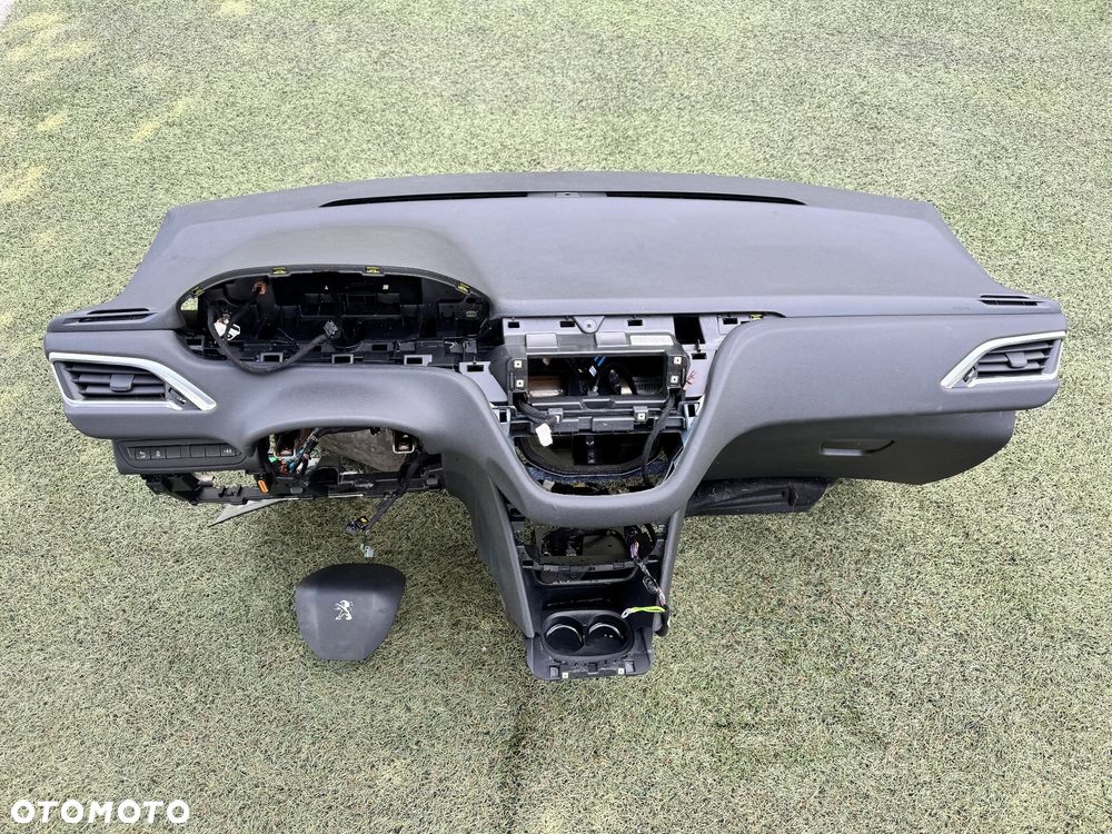 Deska konsola oryginał Peugeot 2008 208 I brak pasów - 2