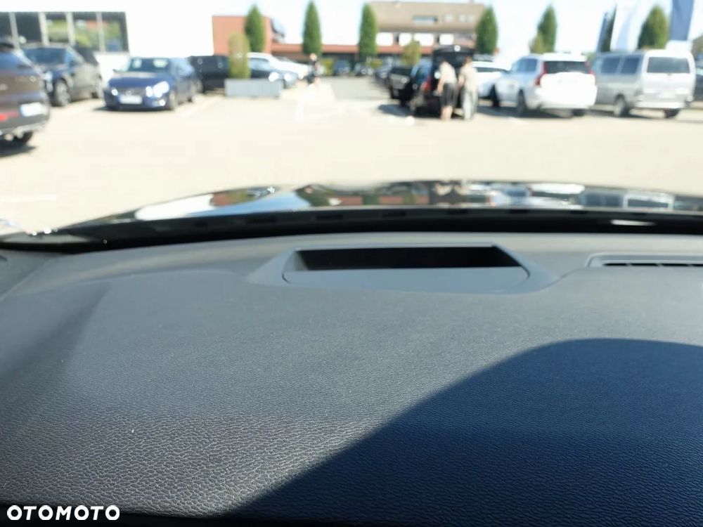 Volvo XC 60 T8 AWD Ultra Black Edition - 17