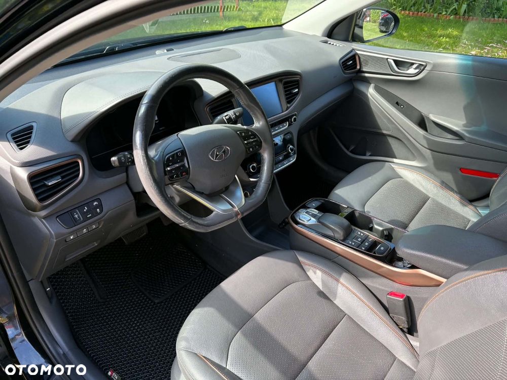 Hyundai IONIQ - 4