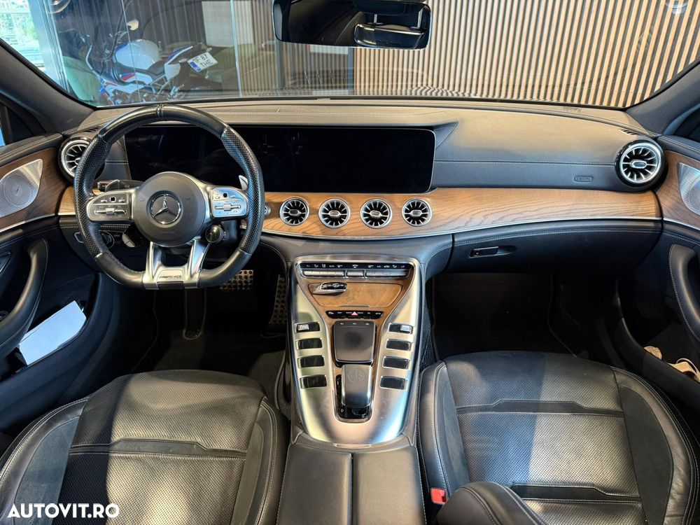 Mercedes-Benz AMG GT 53 4MATIC+ MHEV - 13