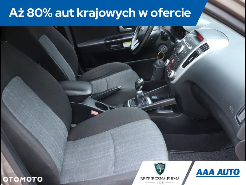 Kia Ceed - 10
