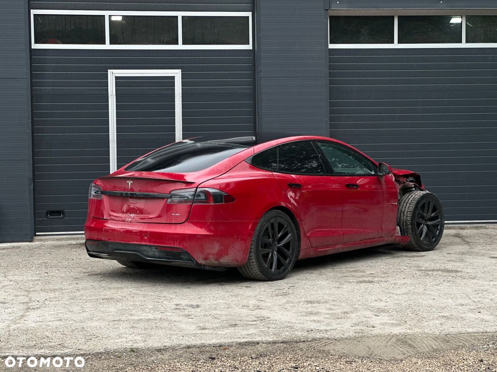 Tesla Model S - 2