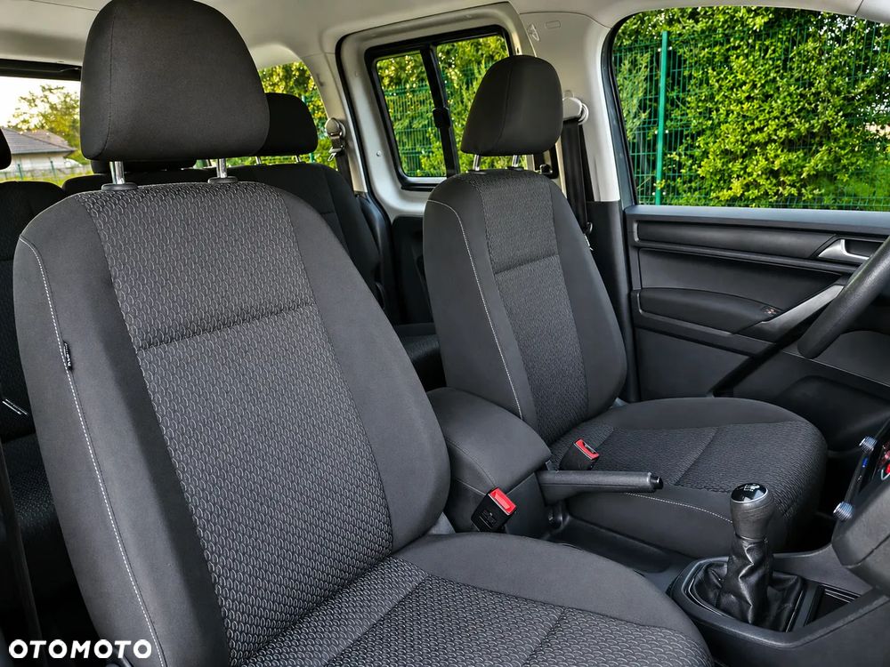 Volkswagen Caddy Maxi 2.0 TDI Comfortline - 24