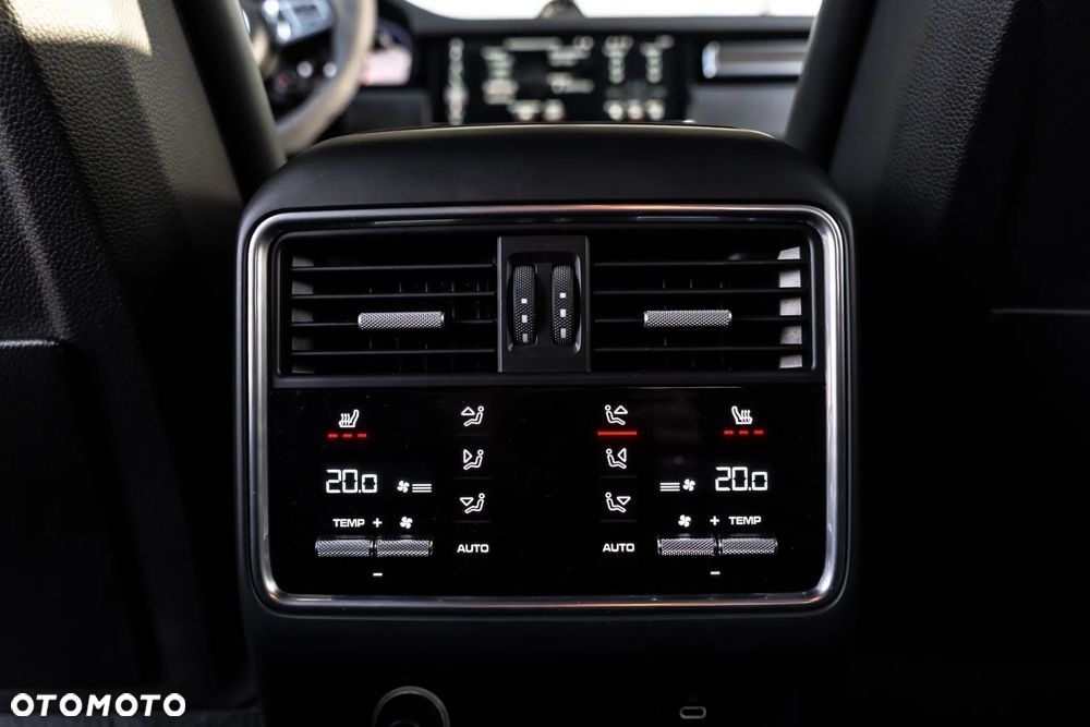 Porsche Cayenne - 39