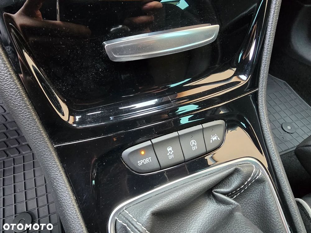 Opel Astra 1.4 Turbo Start/Stop Dynamic - 32