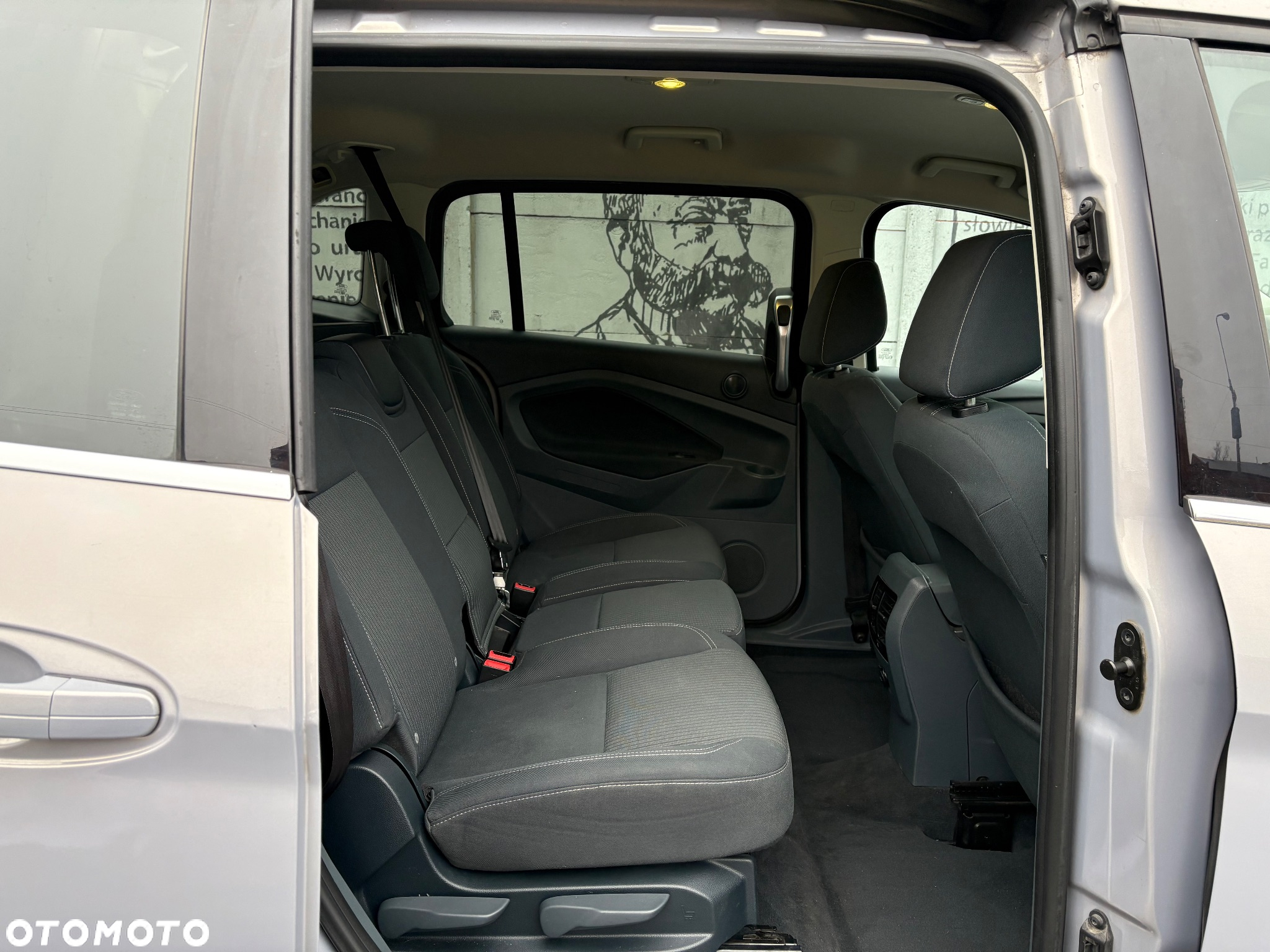 Ford Grand C-MAX - 12