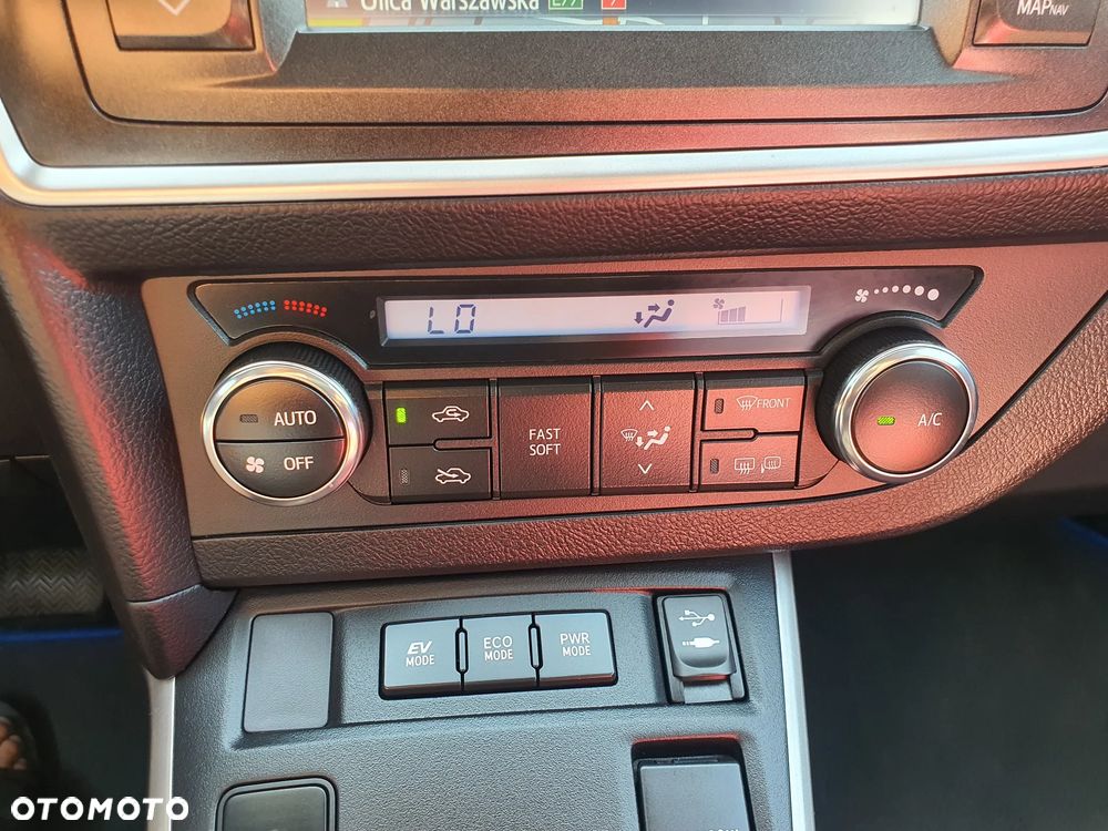 Toyota Auris - 22