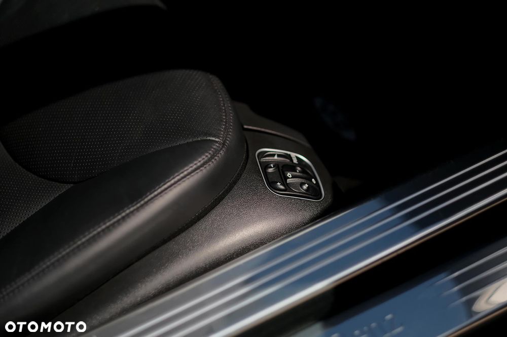 Mercedes-Benz SL - 24