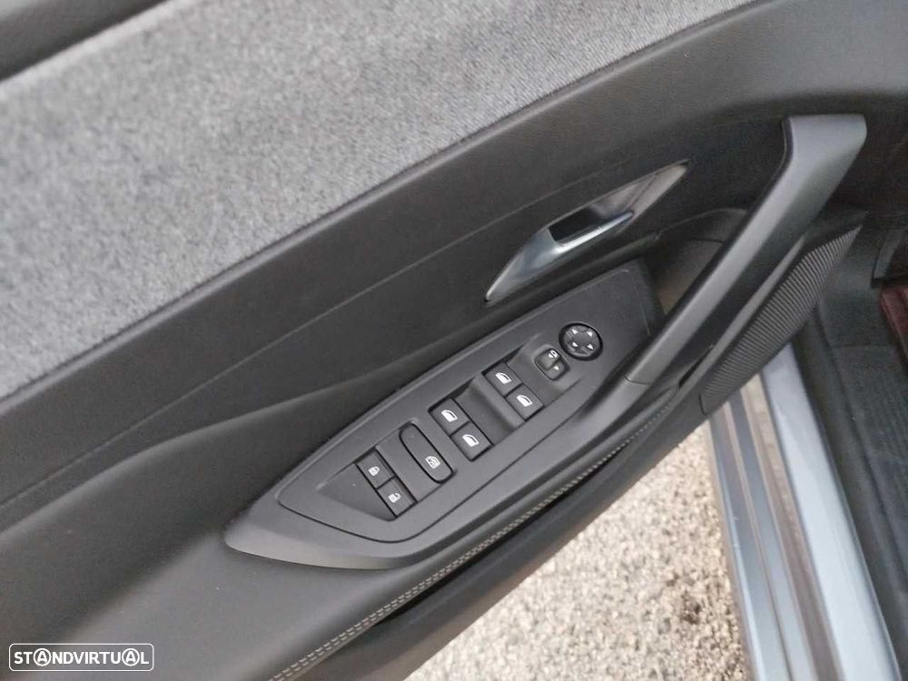 Peugeot 308 SW 1.5 BlueHDi Allure EAT8 - 12