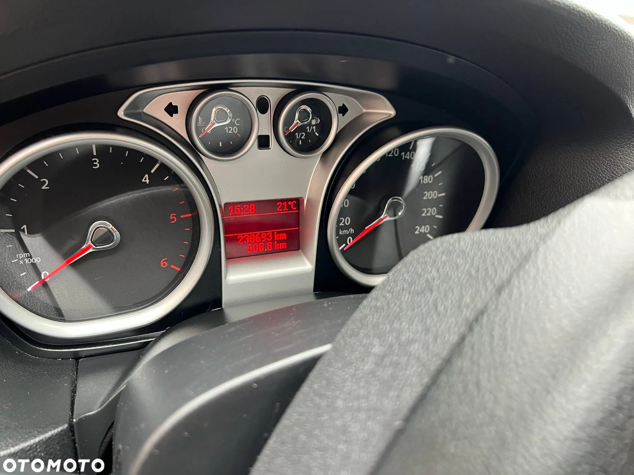 Ford Focus - 8