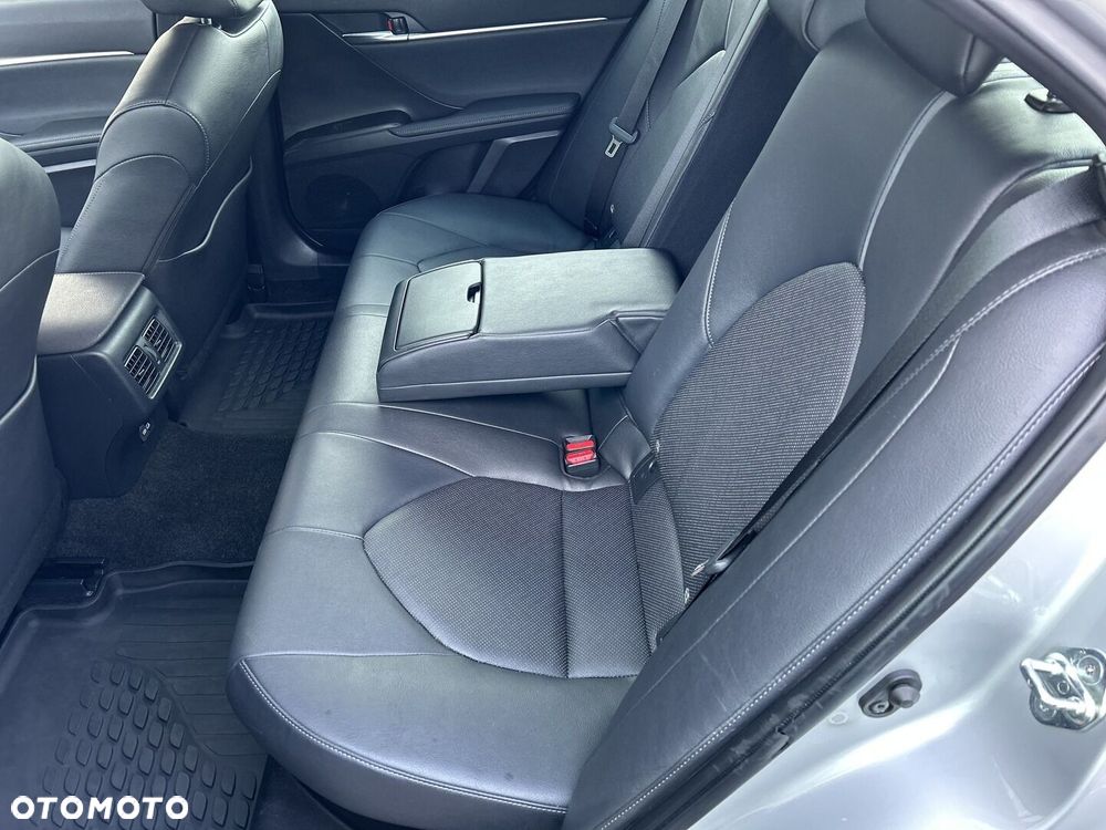 Toyota Camry 2.5 Hybrid Executive CVT - 19